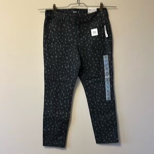 Old Navy Pixie ankle jeans.stretchy size 8 grey/black print new with tags